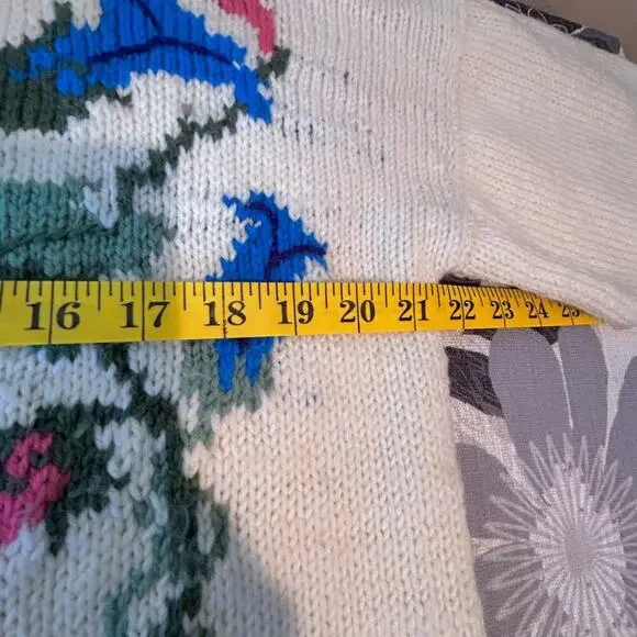 Vintage Cottagecore Hand Knit Crochet Granny Sweater Flower Pearl Buttons L XL - Picture 10 of 16